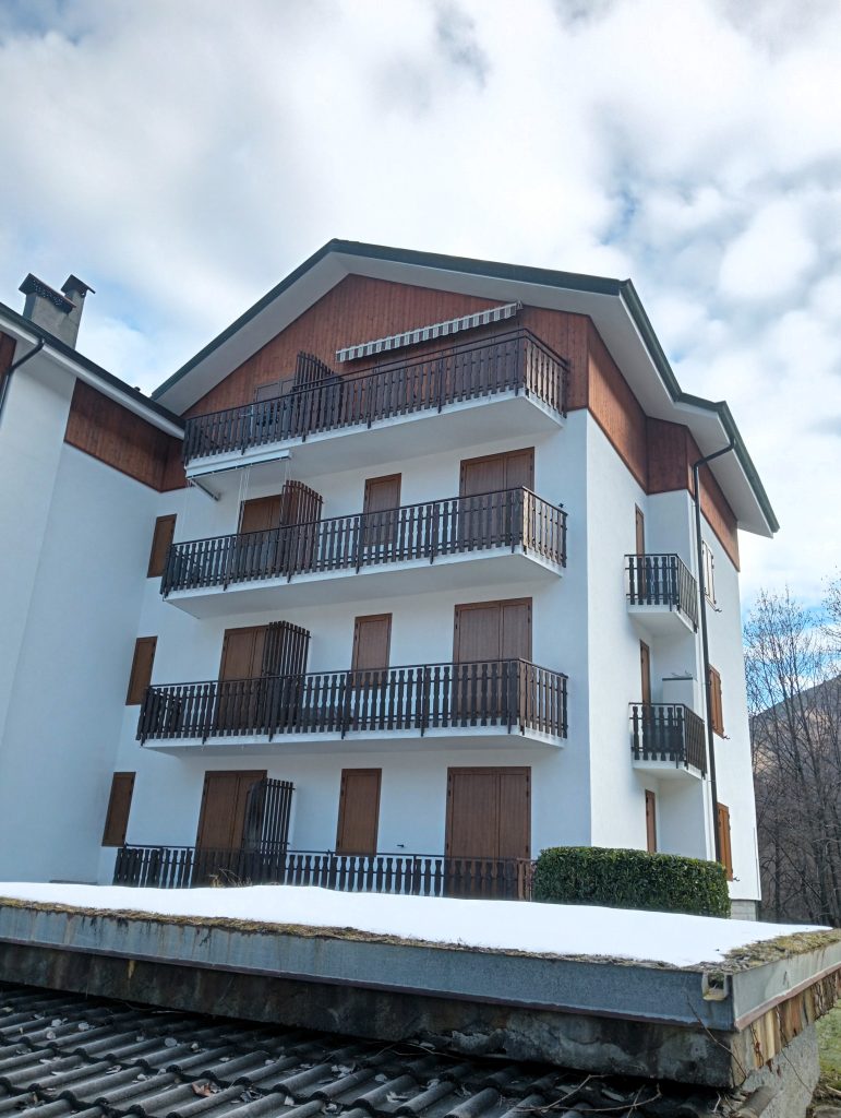 Vista esterno condominio La Betulla.